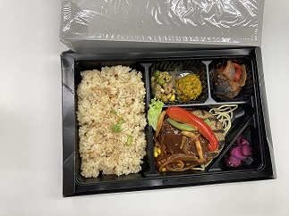 牛肉100%ハンバーグきのこデミソース弁当