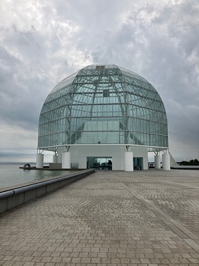 水族園の入口（ガラスドーム）