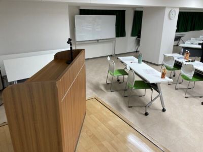 発表会前の壇上の会場の風景