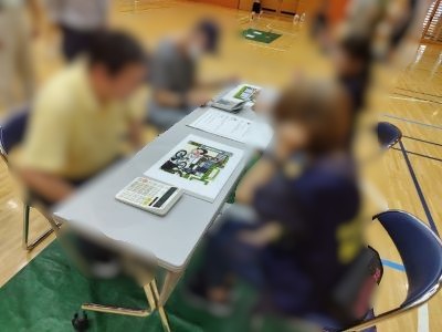 緊急電話の練習の様子