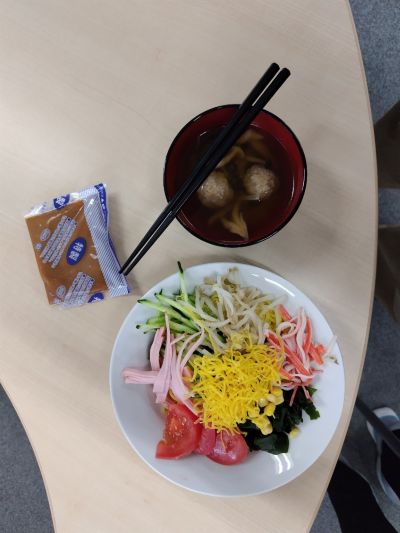 冷やし中華とつみれ汁